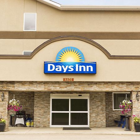 Days Inn By Wyndham Chetwynd Exteriér fotografie
