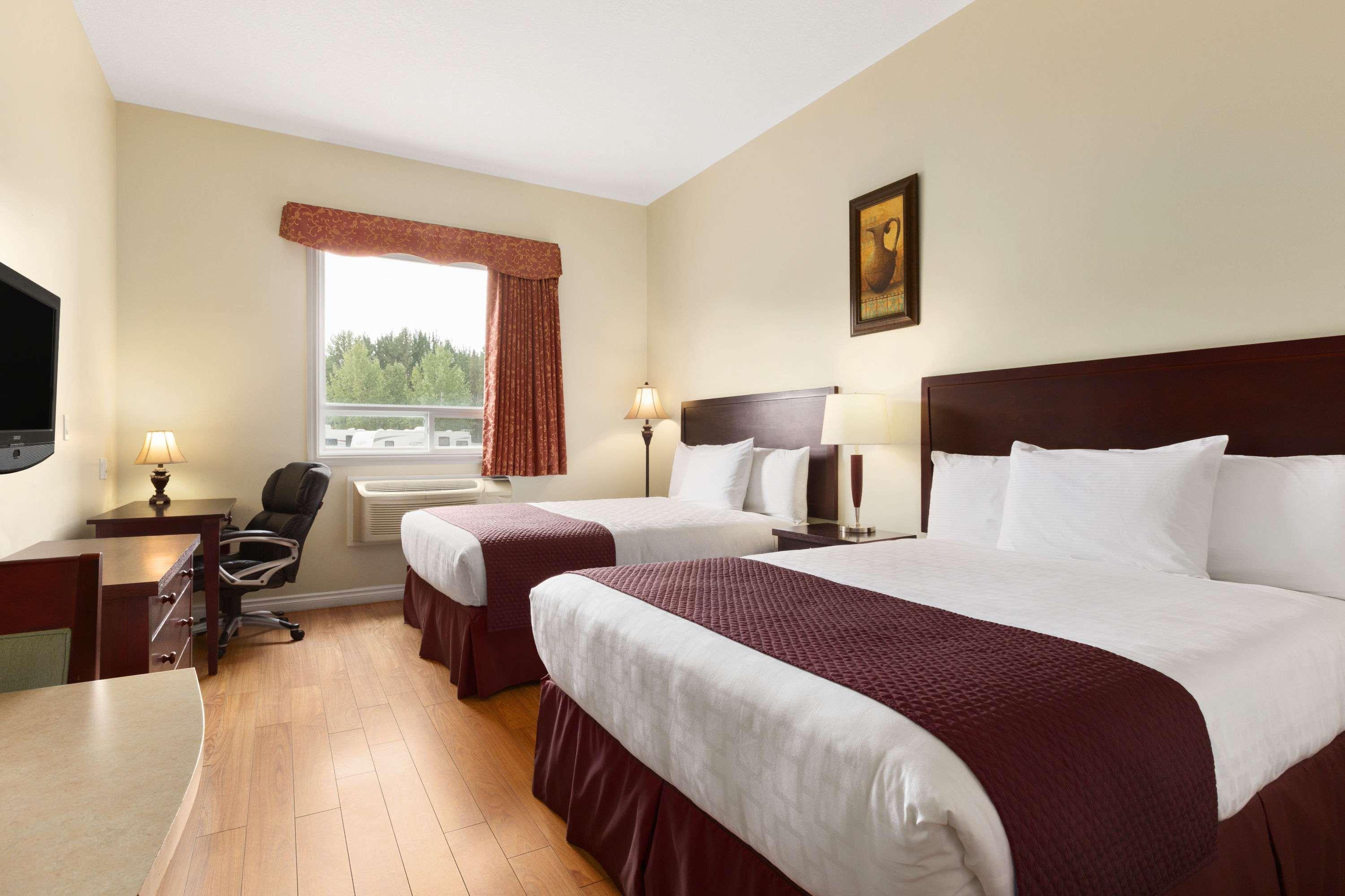 Days Inn By Wyndham Chetwynd Exteriér fotografie