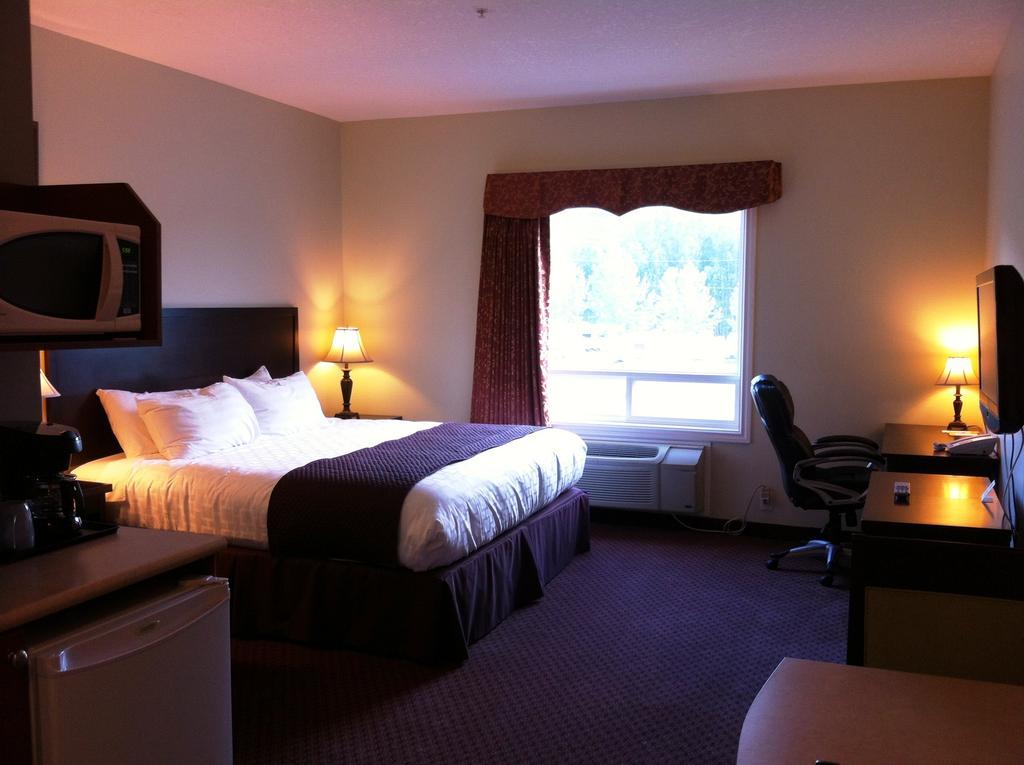 Days Inn By Wyndham Chetwynd Pokoj fotografie